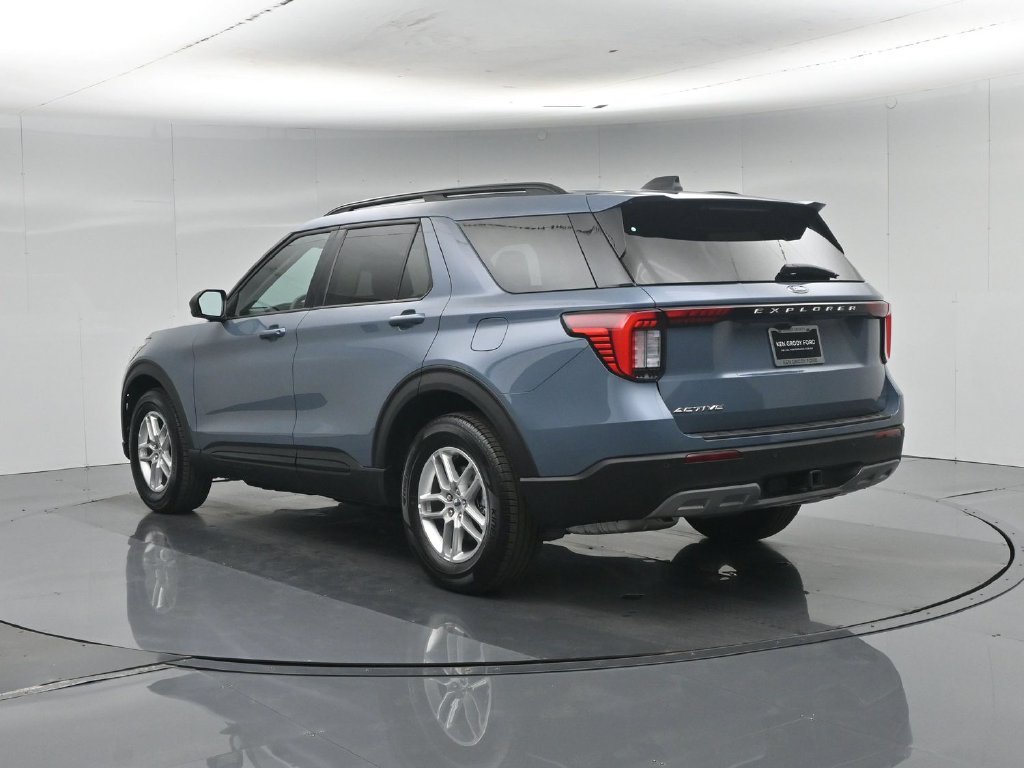 New 2026 Vapor Blue Metallic Ford Active image 26