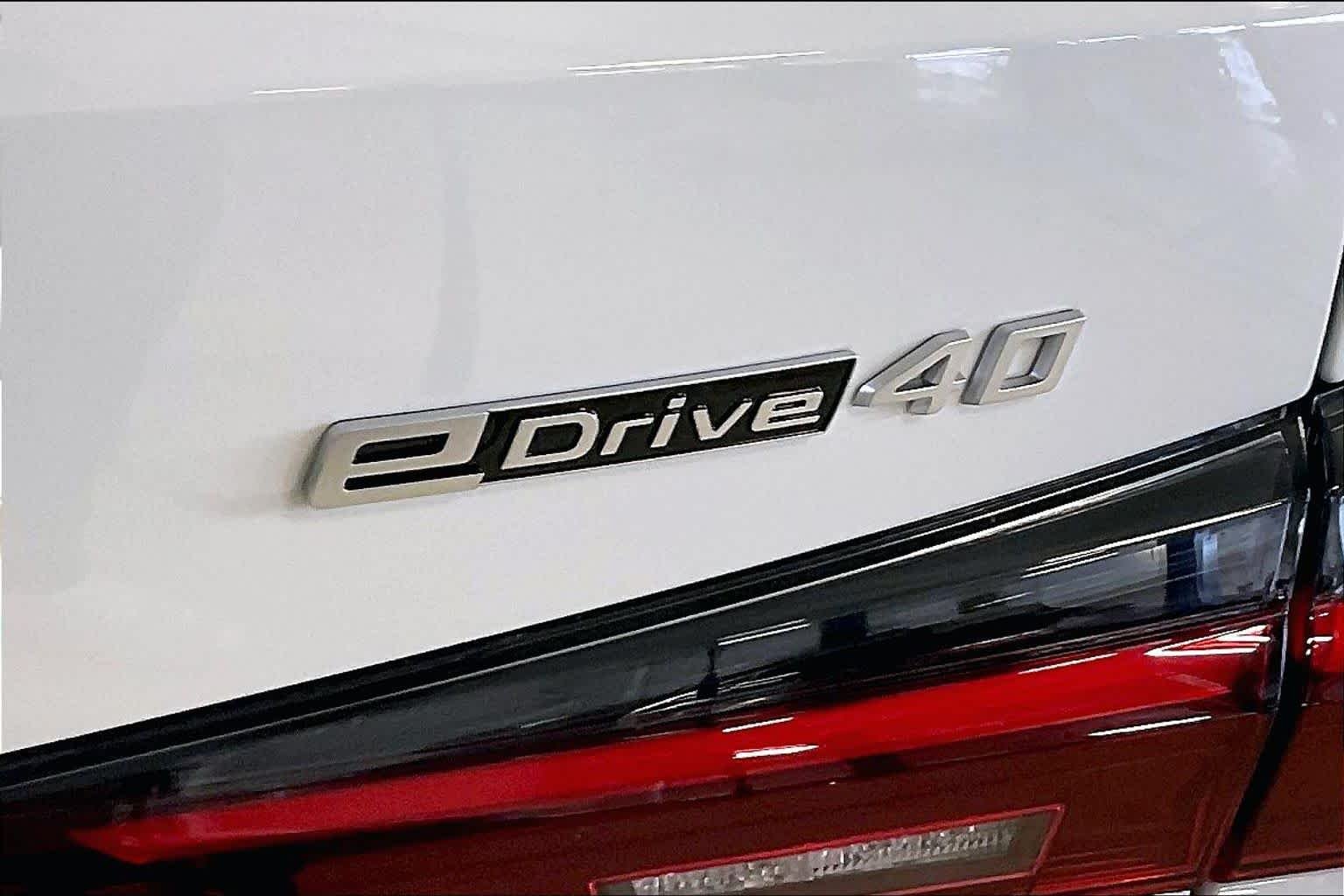 New 2026 Alpine White BMW eDrive40 image 15