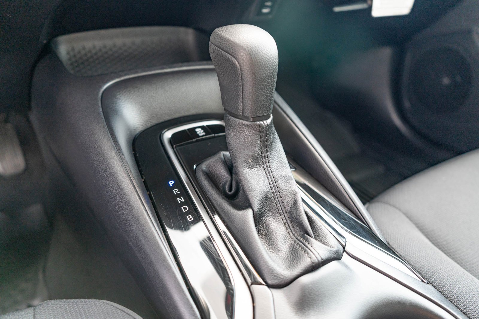 Certified Used 2025 Pearl Toyota LE image 23