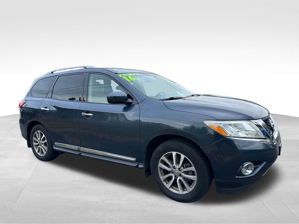 Used 2016 Blue Nissan SL image 4