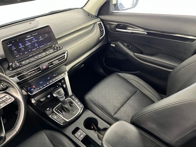 Used 2023 Blue Kia SX image 32