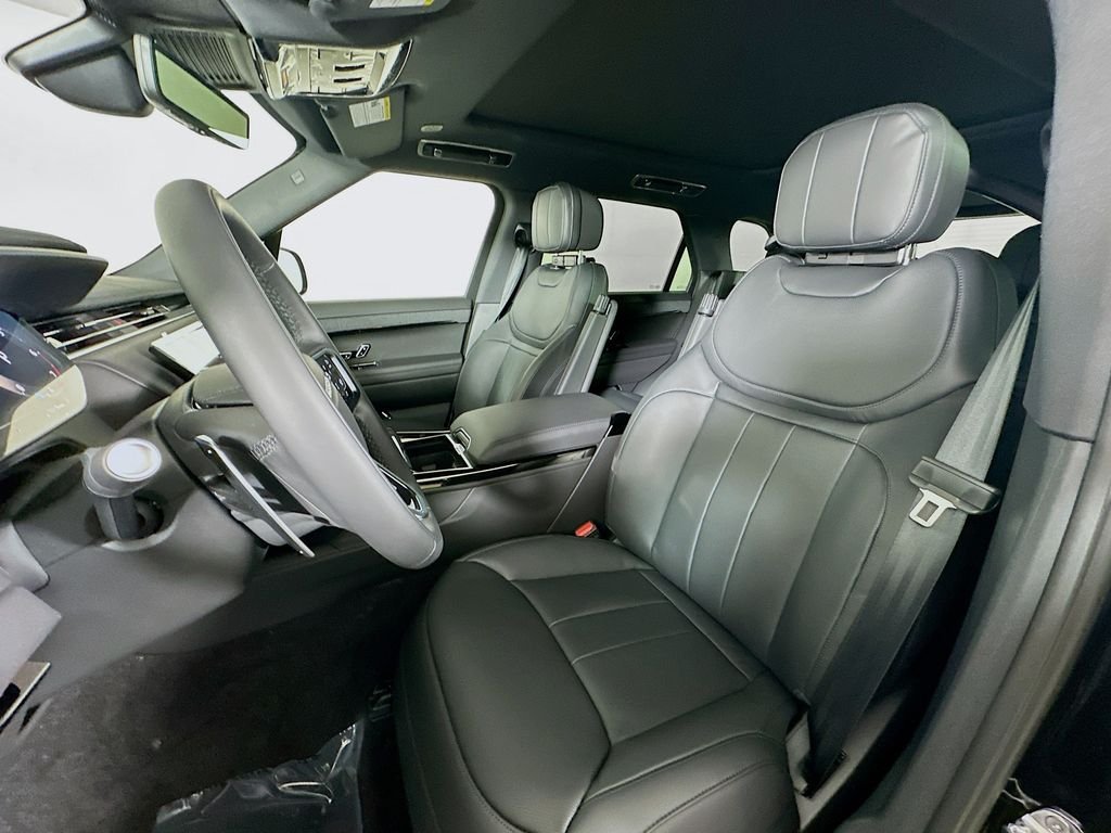 New 2026 Santorini Black Land Rover SE image 10