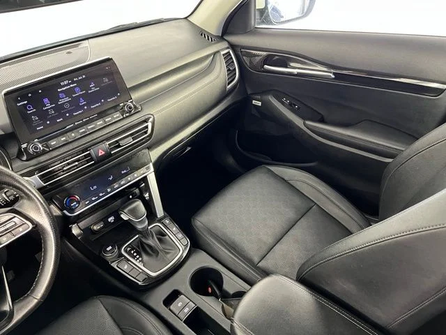 Used 2023 Blue Kia SX image 32