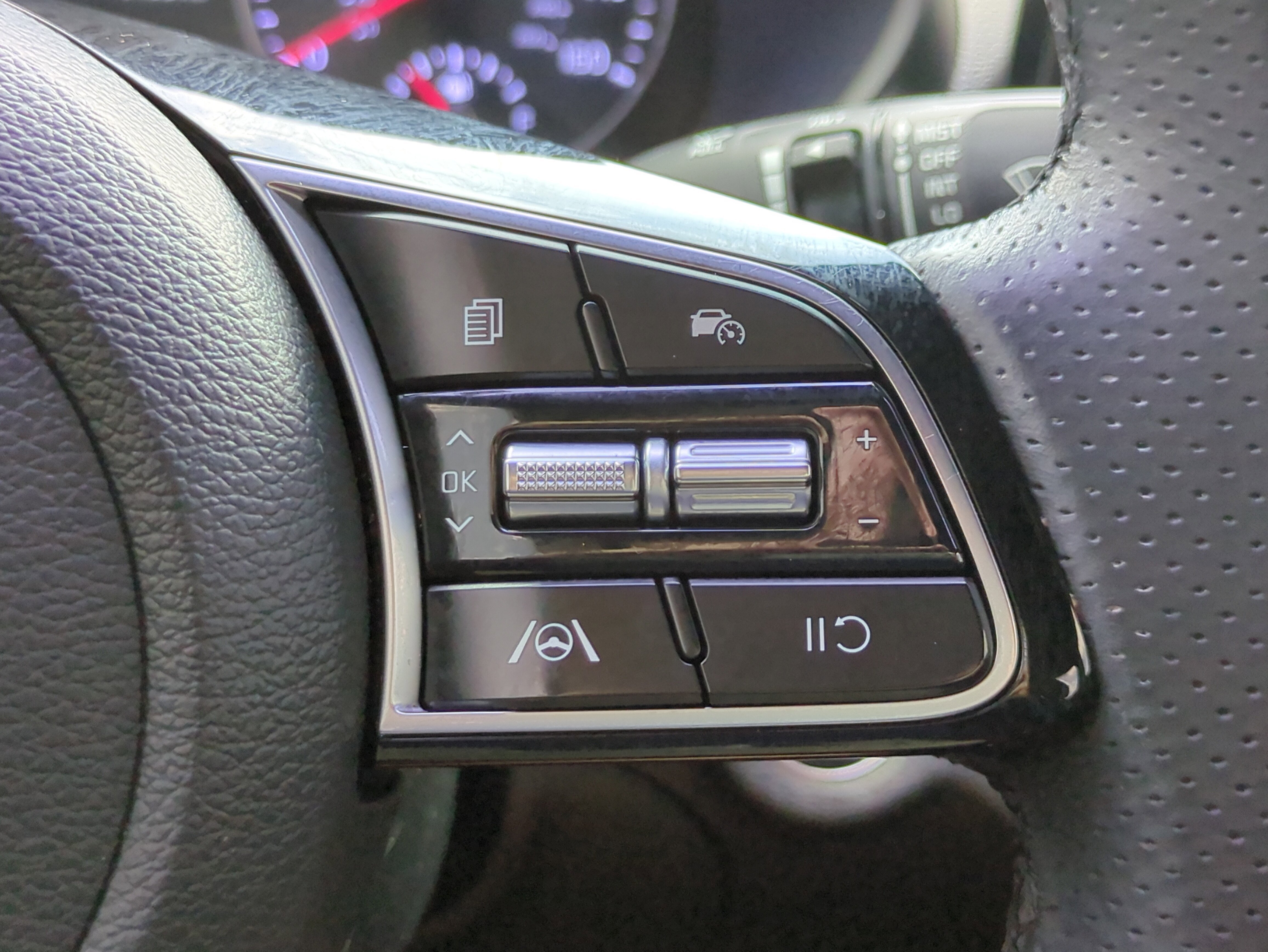 Certified Used 2022 Aurora Black Kia GT-Line image 29
