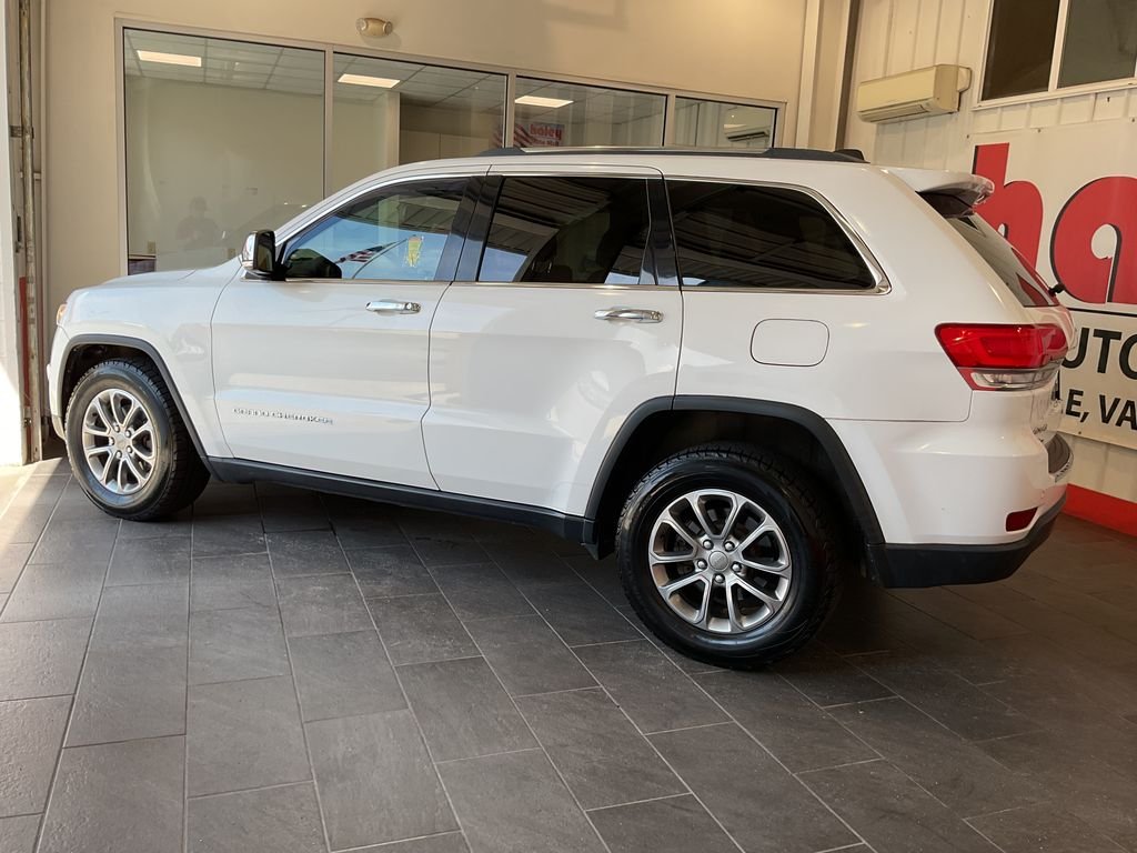 Used 2015 White Jeep Limited image 5