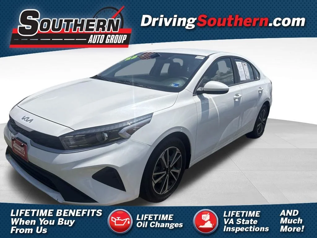 Used 2023 White Kia LXS image 1