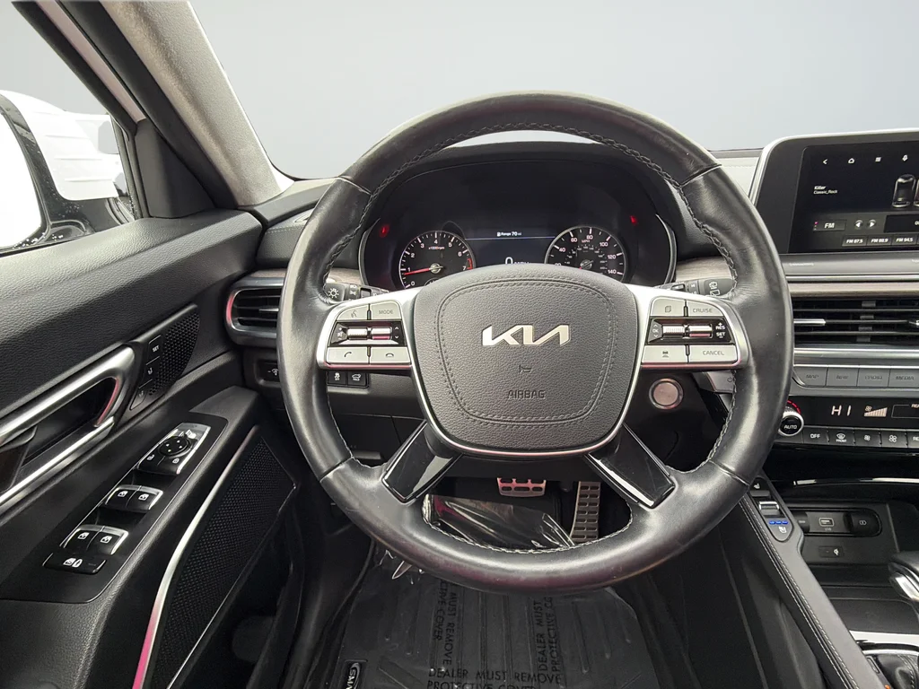 Used 2022 White Kia SX image 37