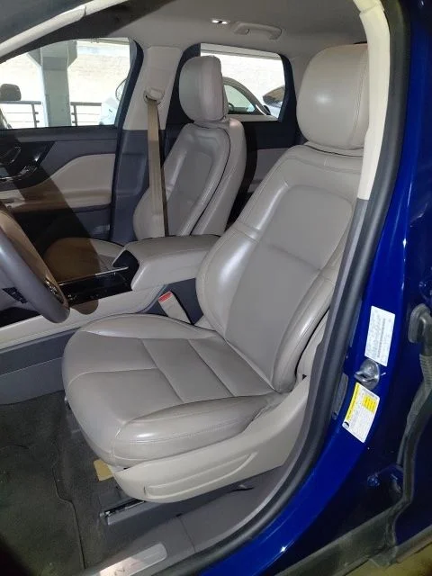 Used 2020 Blue Lincoln Standard image 5