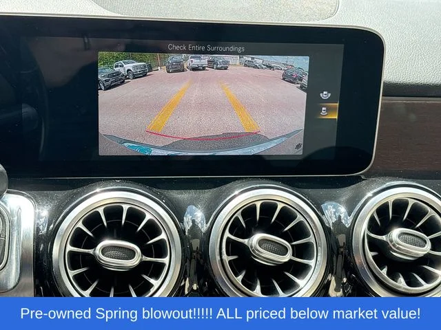 Used 2021  Mercedes-Benz GLB 250 image 24