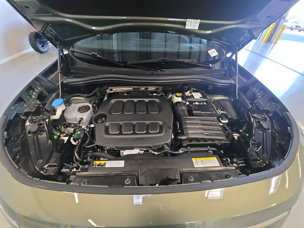Used 2026 Green Volkswagen SE R-Line Black image 30