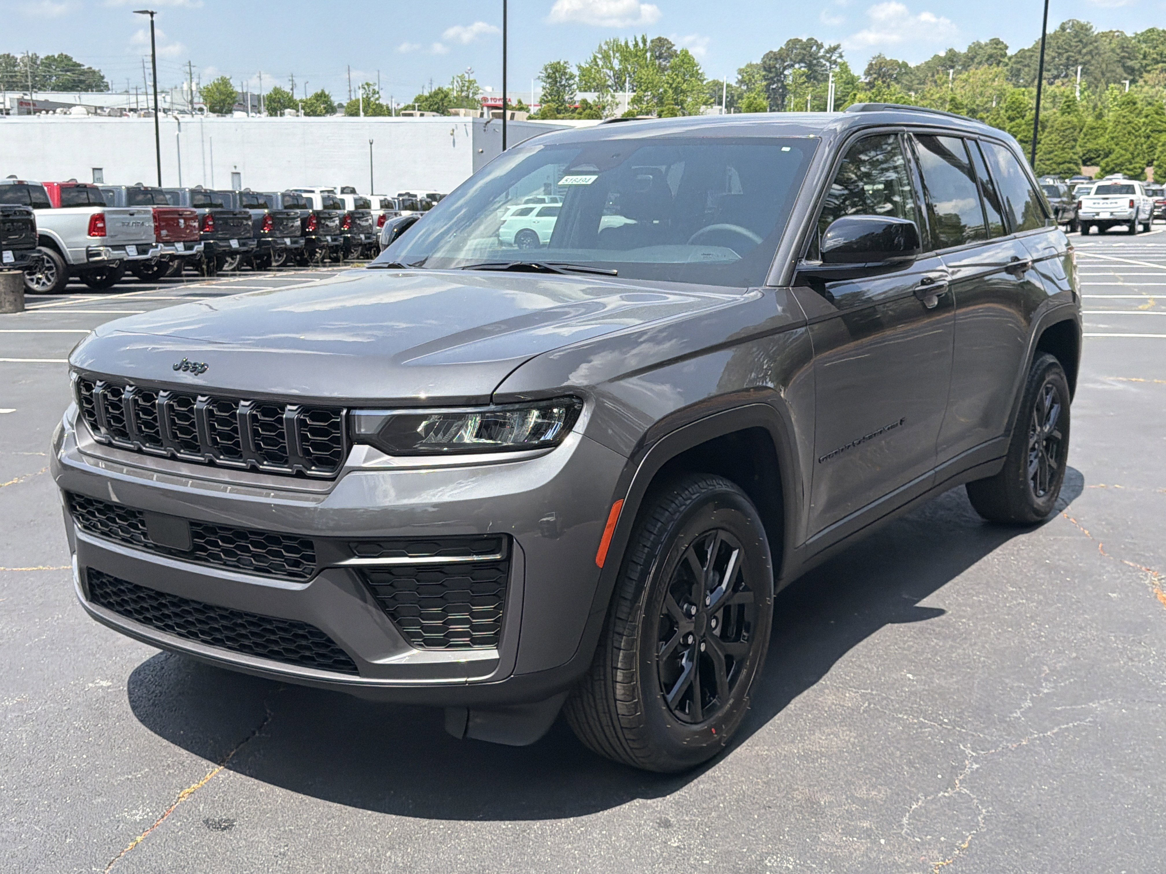 New 2026 Baltic Gray Metallic Clear-Coat Exterior Paint Jeep Altitude image 3
