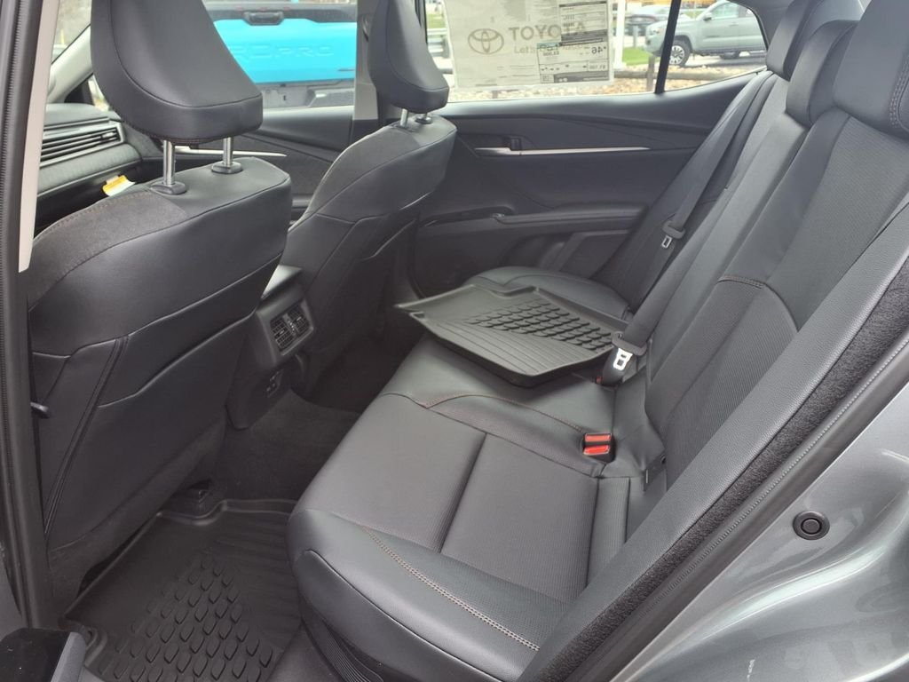 2026 Toyota Camry XLE - Photo 8
