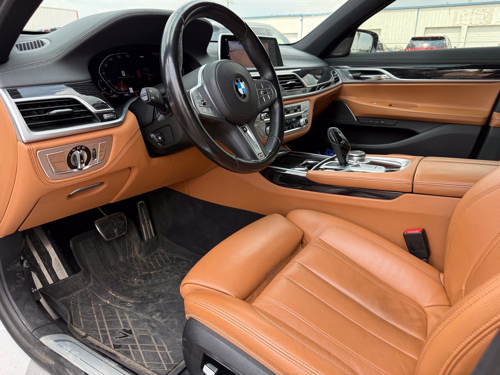 Used 2022 White BMW 740i image 10
