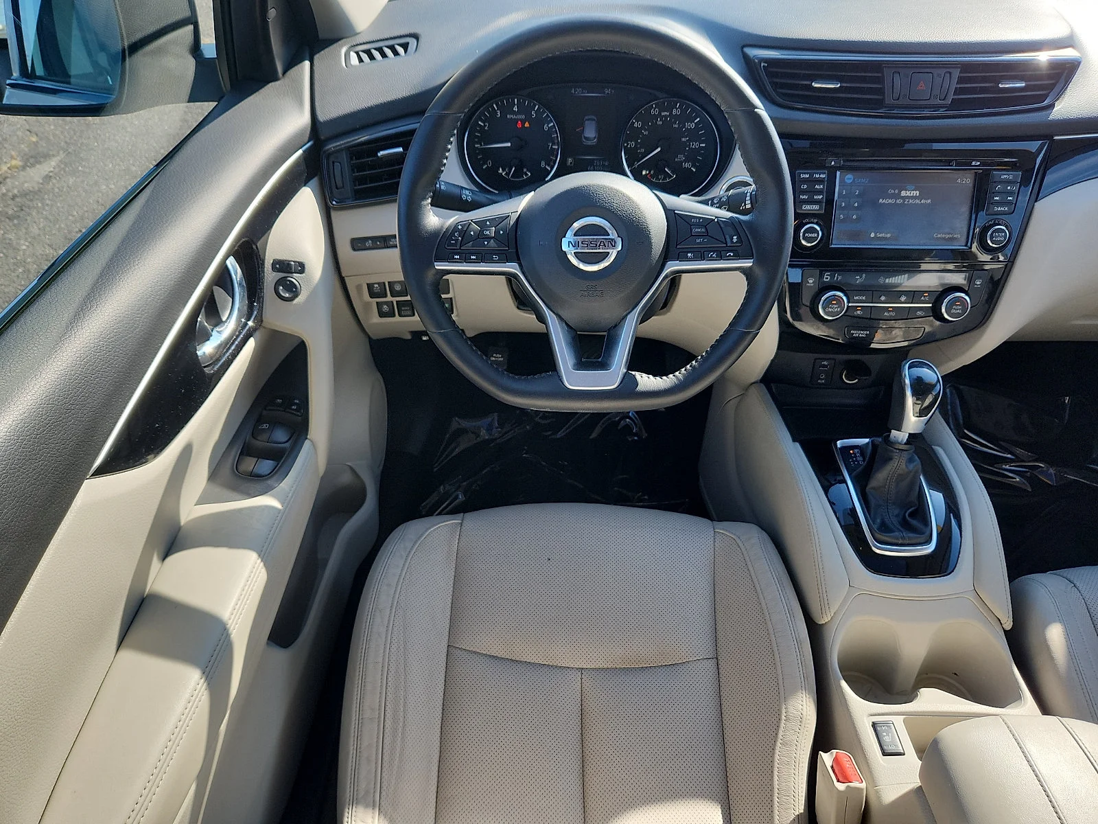 Used 2018 White Nissan SL image 11