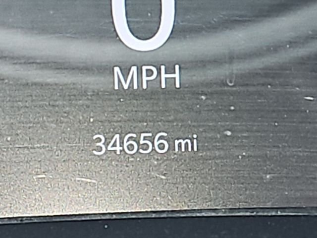 Used 2022 Red Jeep Latitude image 14