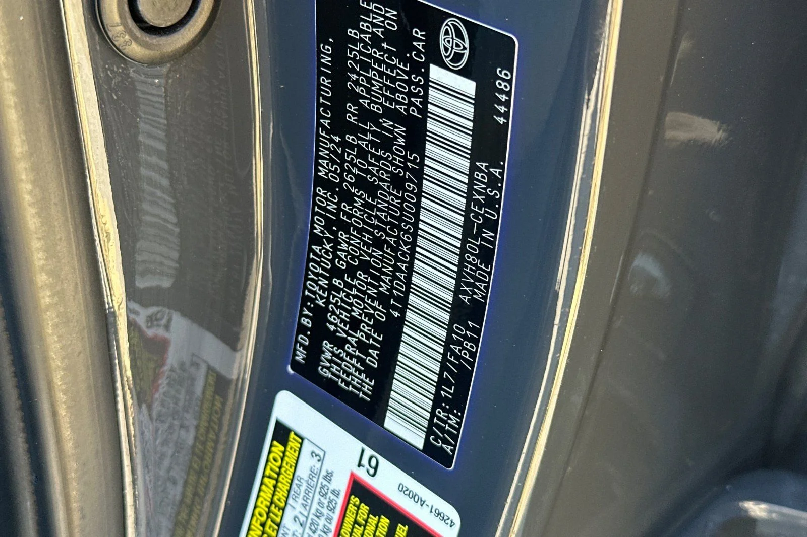Used 2025  Toyota LE image 28