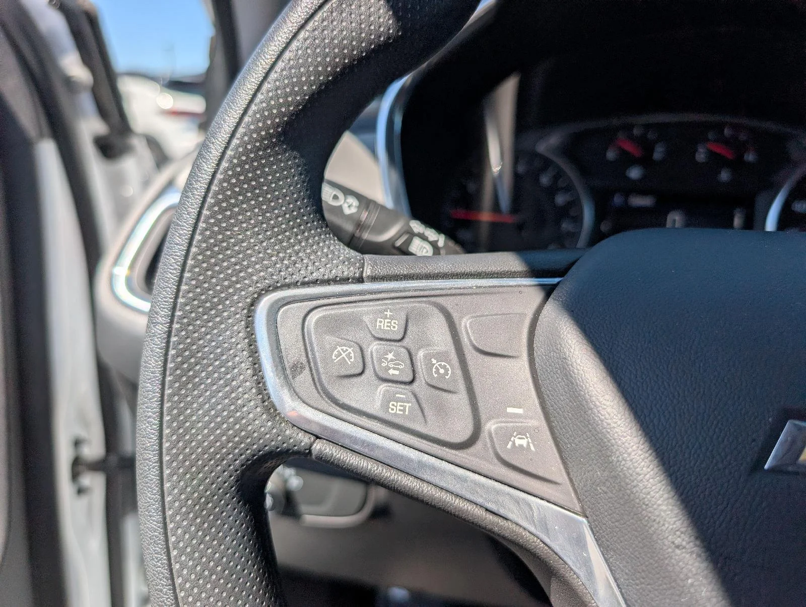 Used 2023 Summit White Chevrolet LS image 15