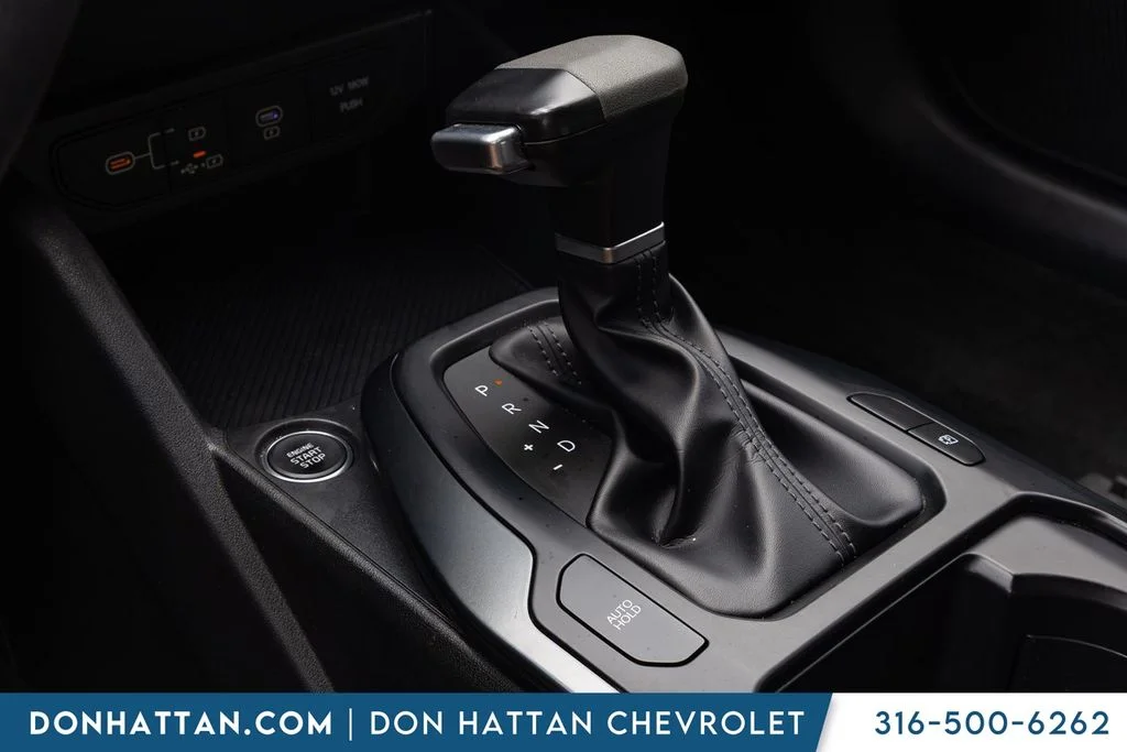 Used 2025 Black Kia LXS image 13
