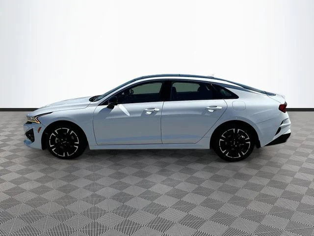 Used 2024 White Kia GT-Line image 4