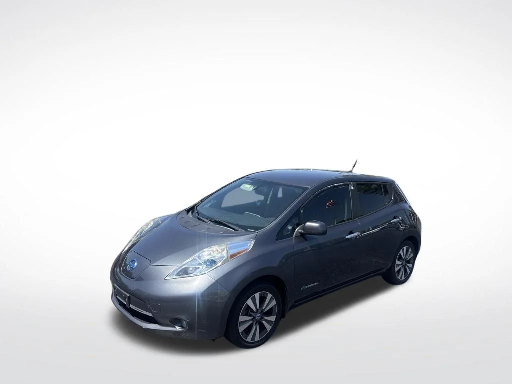 Used 2013 Gray Nissan SL image 14