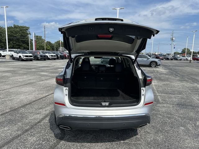 Used 2024 Silver Nissan SL image 23