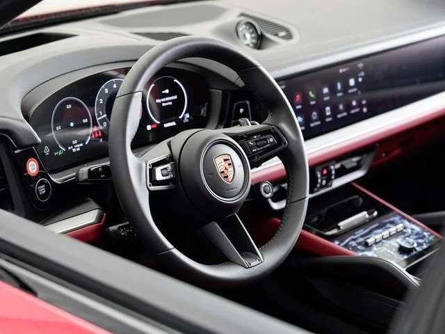 Certified Used 2025  Porsche S image 9