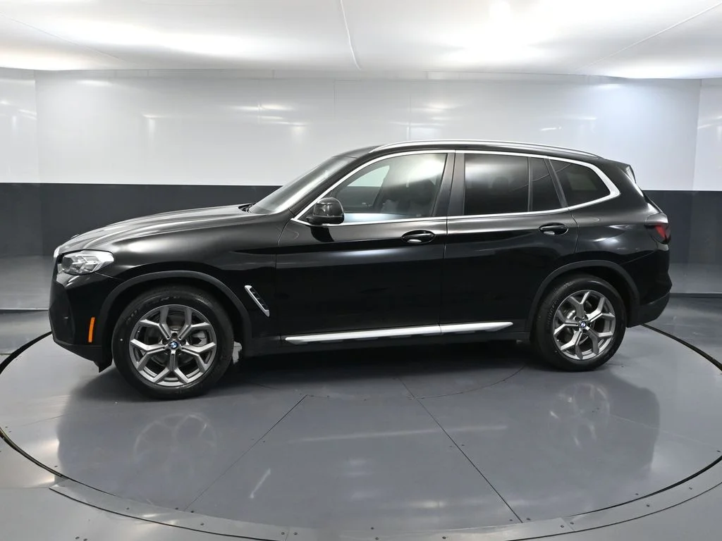 Used 2023 Black BMW xDrive30i image 11