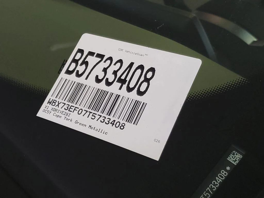 New 2026 Cape York Green Metallic BMW xDrive28i image 26