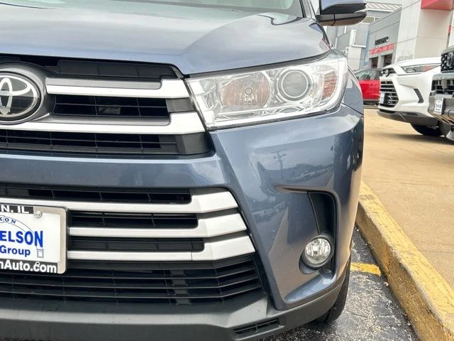 Used 2017 Shoreline Mist Toyota XLE image 3