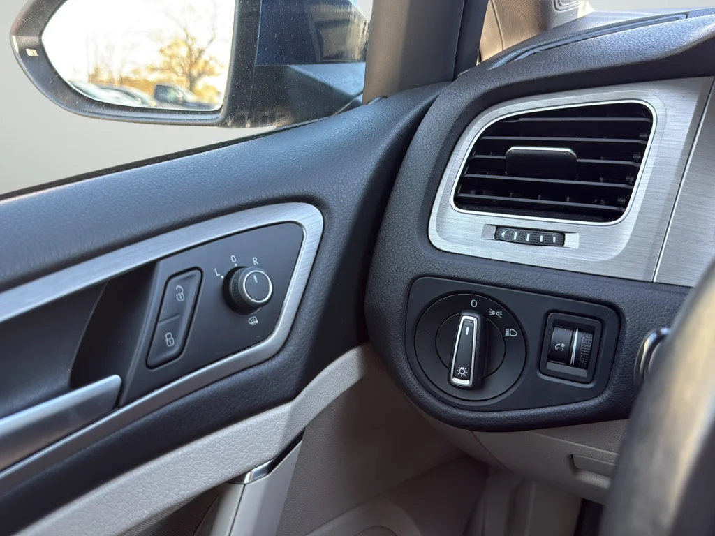 Used 2017 Blue Volkswagen TSI S 4-Door image 24