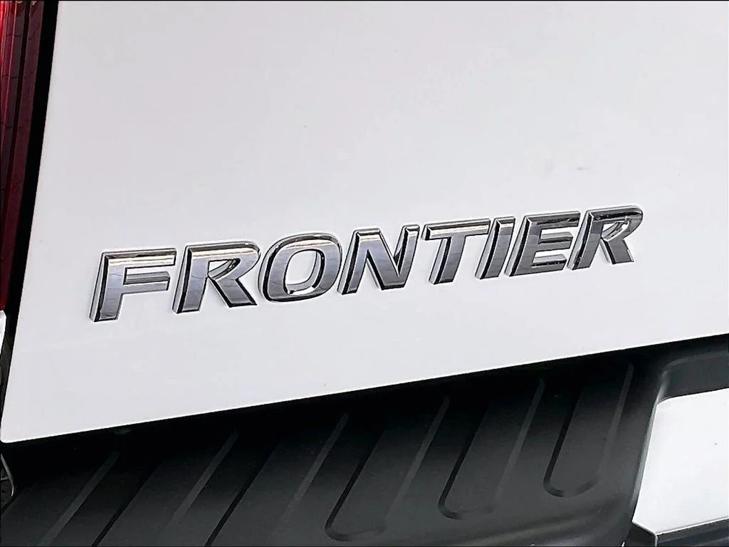 Used 2020 White Nissan PRO-4X image 29