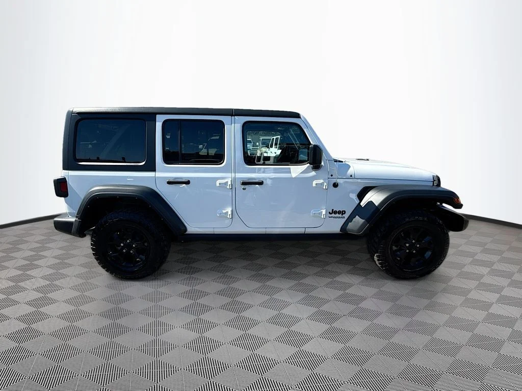 Used 2021 White Jeep Unlimited Willys image 5