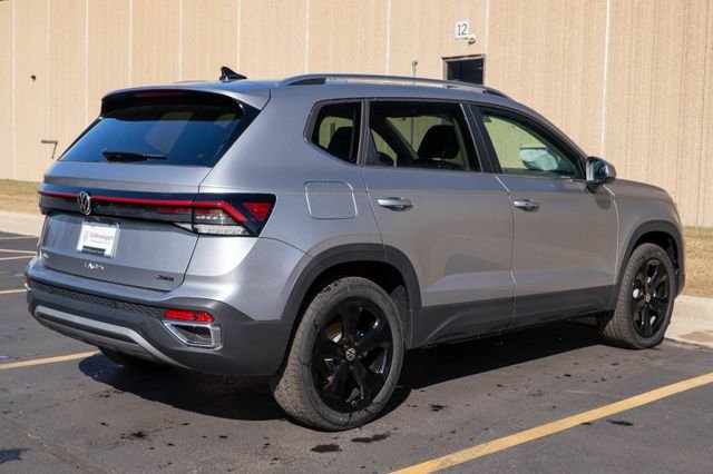 2025 Volkswagen Taos SEL - Photo 6