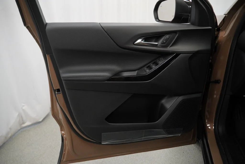 2027 Chevrolet Equinox LT - Photo 22