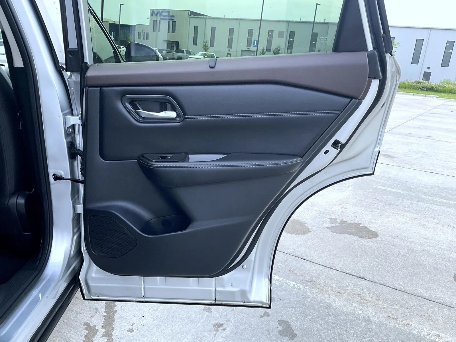 Used 2023 Silver Nissan SV image 21