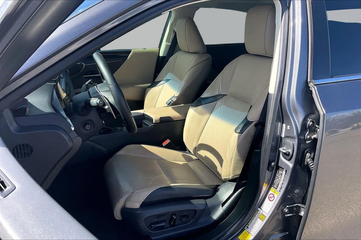 Used 2019 Nebula Gray Pearl Lexus Ultra Luxury image 8