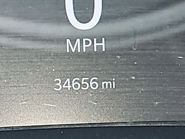 Used 2022 Red Jeep Latitude image 14