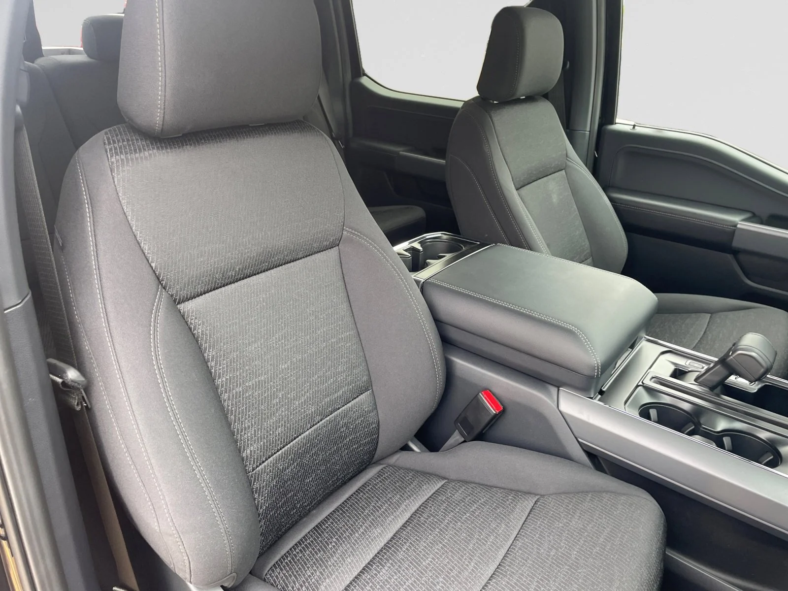 New 2026 Agate Black Metallic Ford XLT image 12
