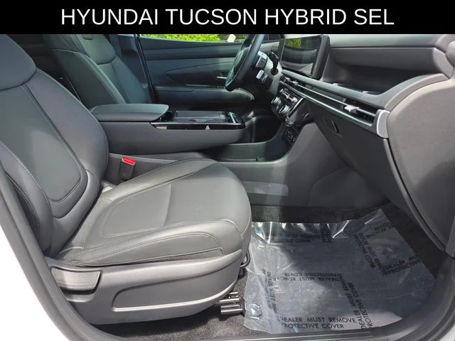 Used 2025 White Hyundai SEL Convenience image 10