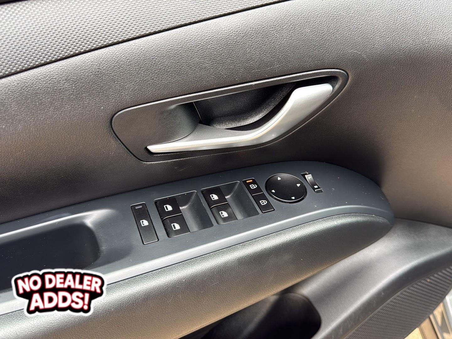 Used 2025 Hampton Gray Hyundai SEL image 11