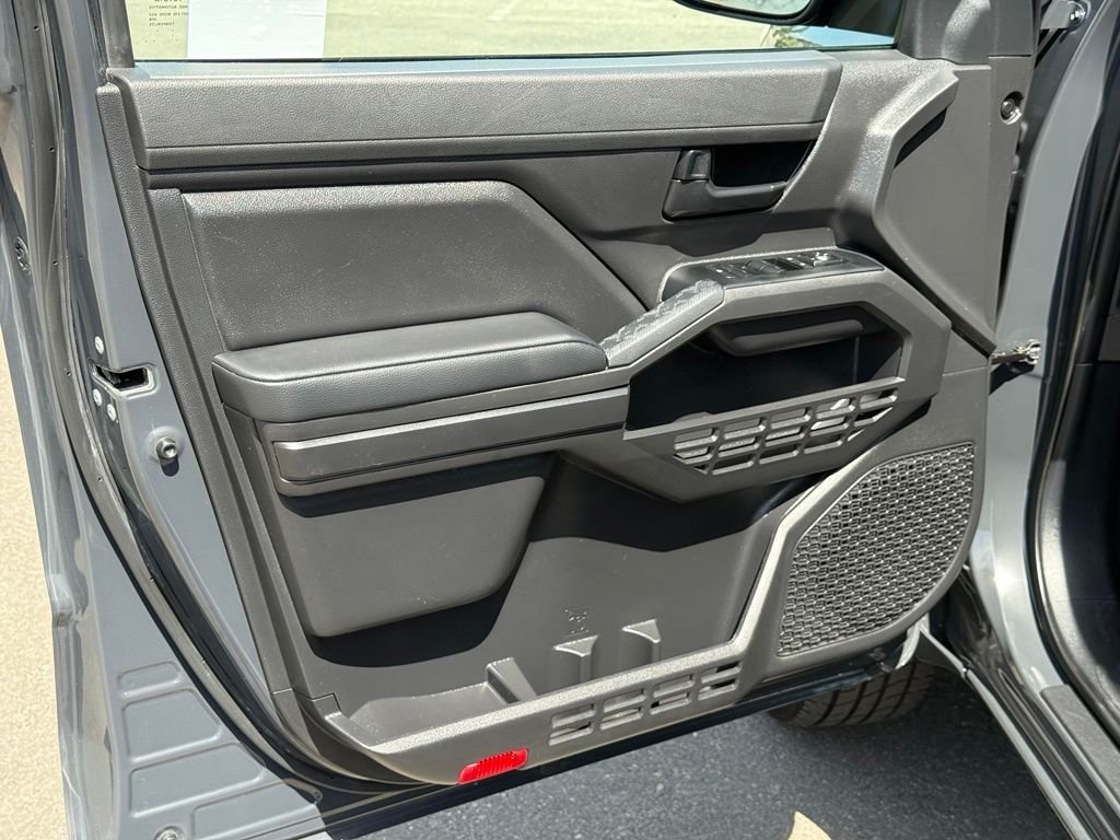 Certified Used 2025 UNDERGROUND Toyota SR image 17