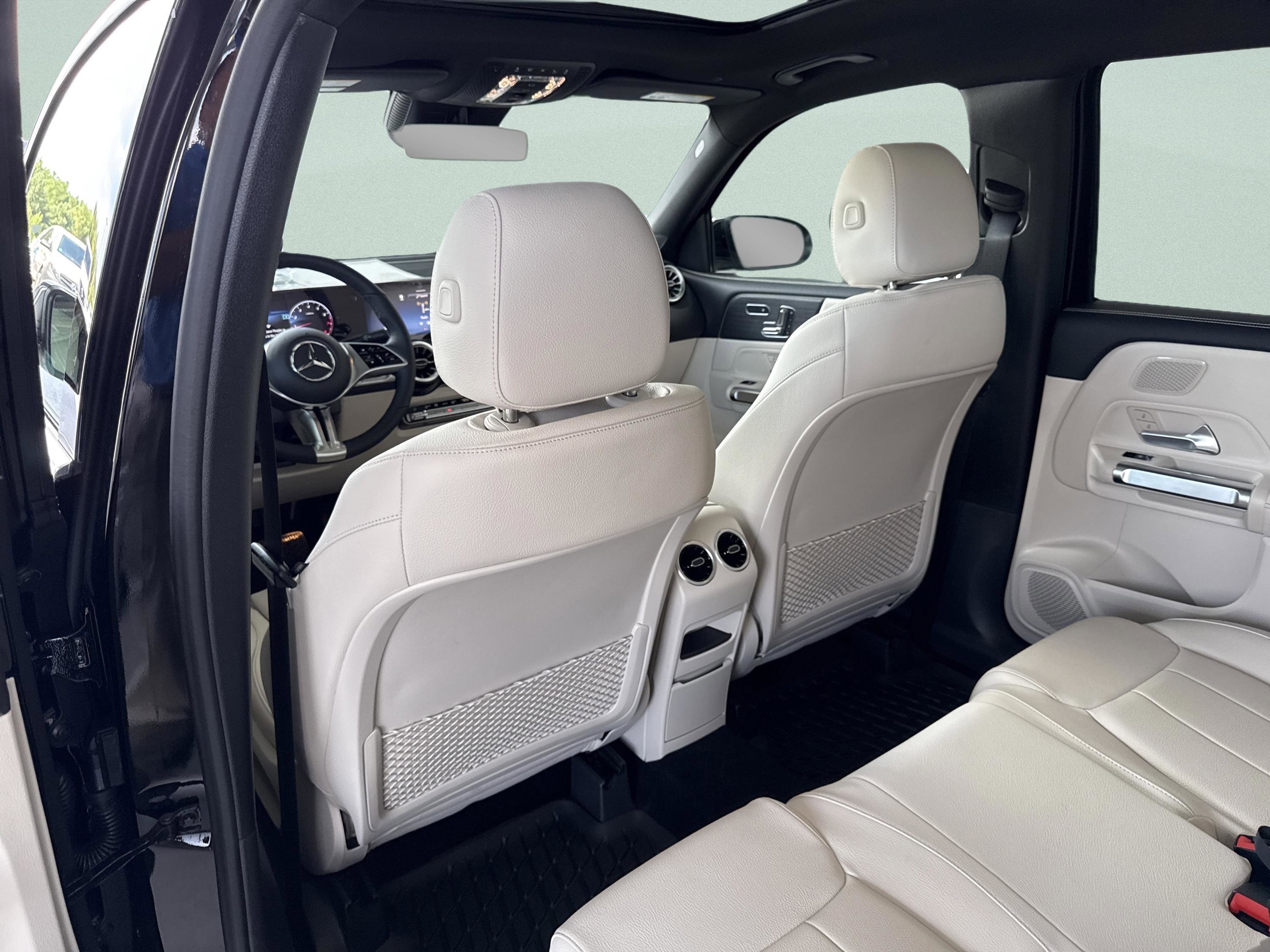 New 2026 Night Black Mercedes-Benz GLB 250 image 25