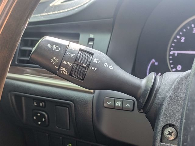 Used 2014  Lexus 350 image 27