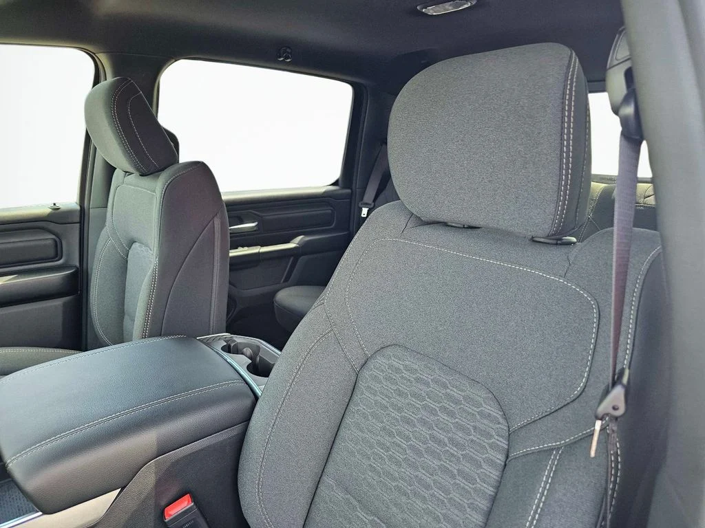 2026 RAM 1500 Express - Photo 18