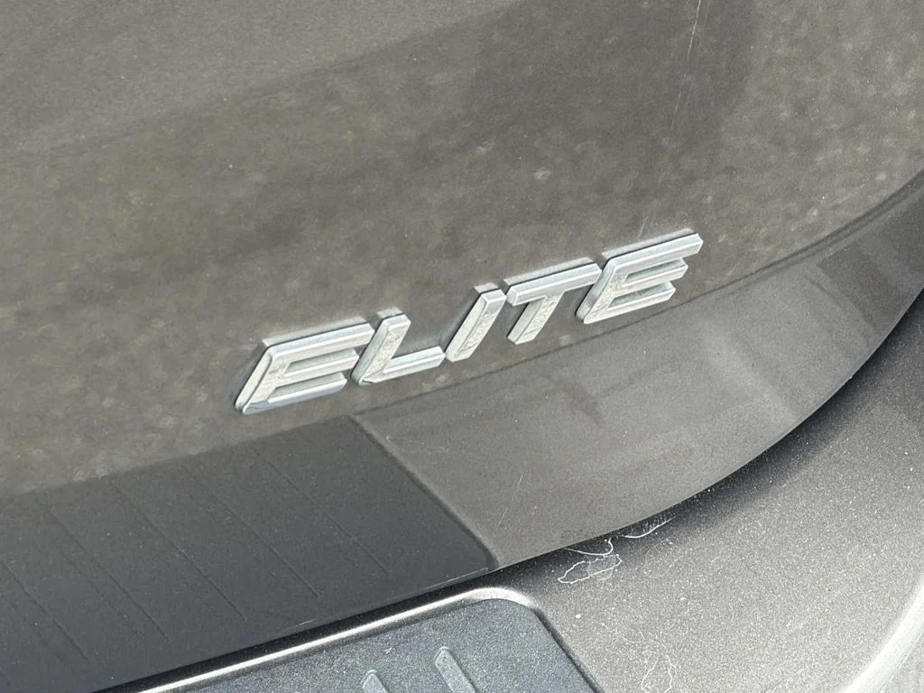 Used 2019 Pacific Pewter Metallic Honda Elite image 30
