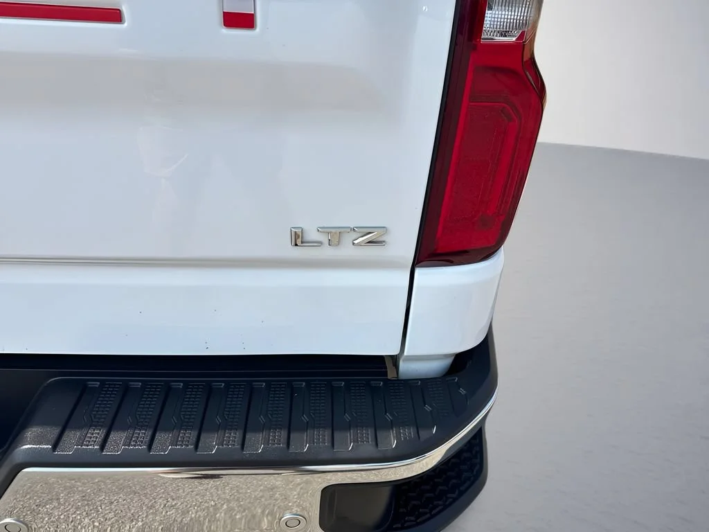 Used 2020 SUMMIT WHITE Chevrolet LTZ image 32