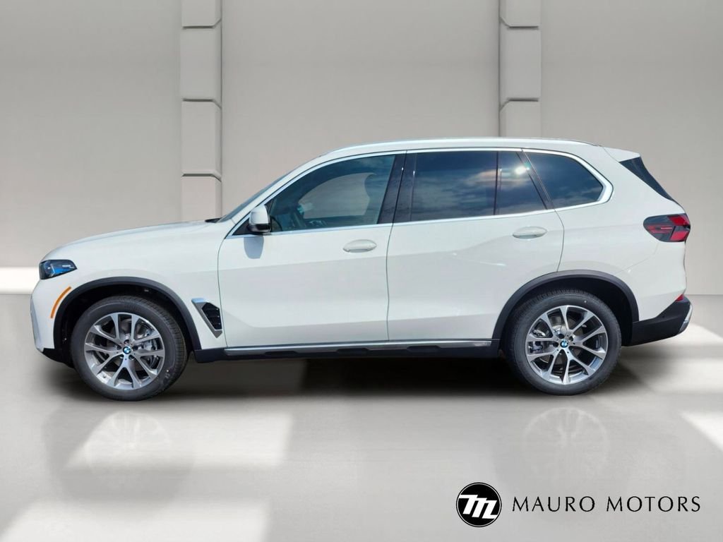 New 2026 White BMW xDrive40i image 2