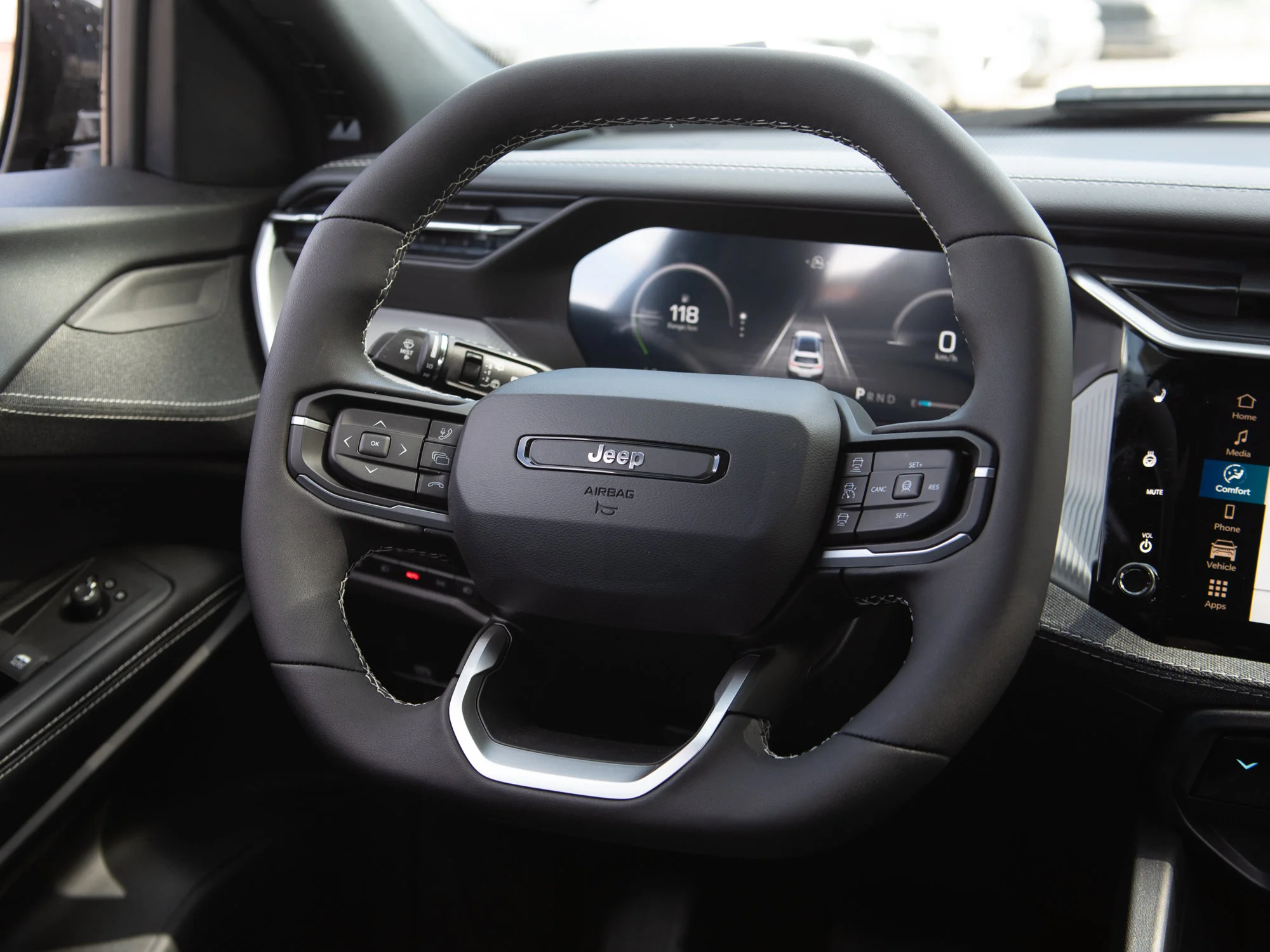 New 2026 Grey Jeep Laredo* 4x4 Hybrid, Remote Start, Adaptive Cruise, 6.3L/100Kms image 9