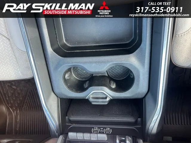 Used 2025 Black Ram Laramie image 27