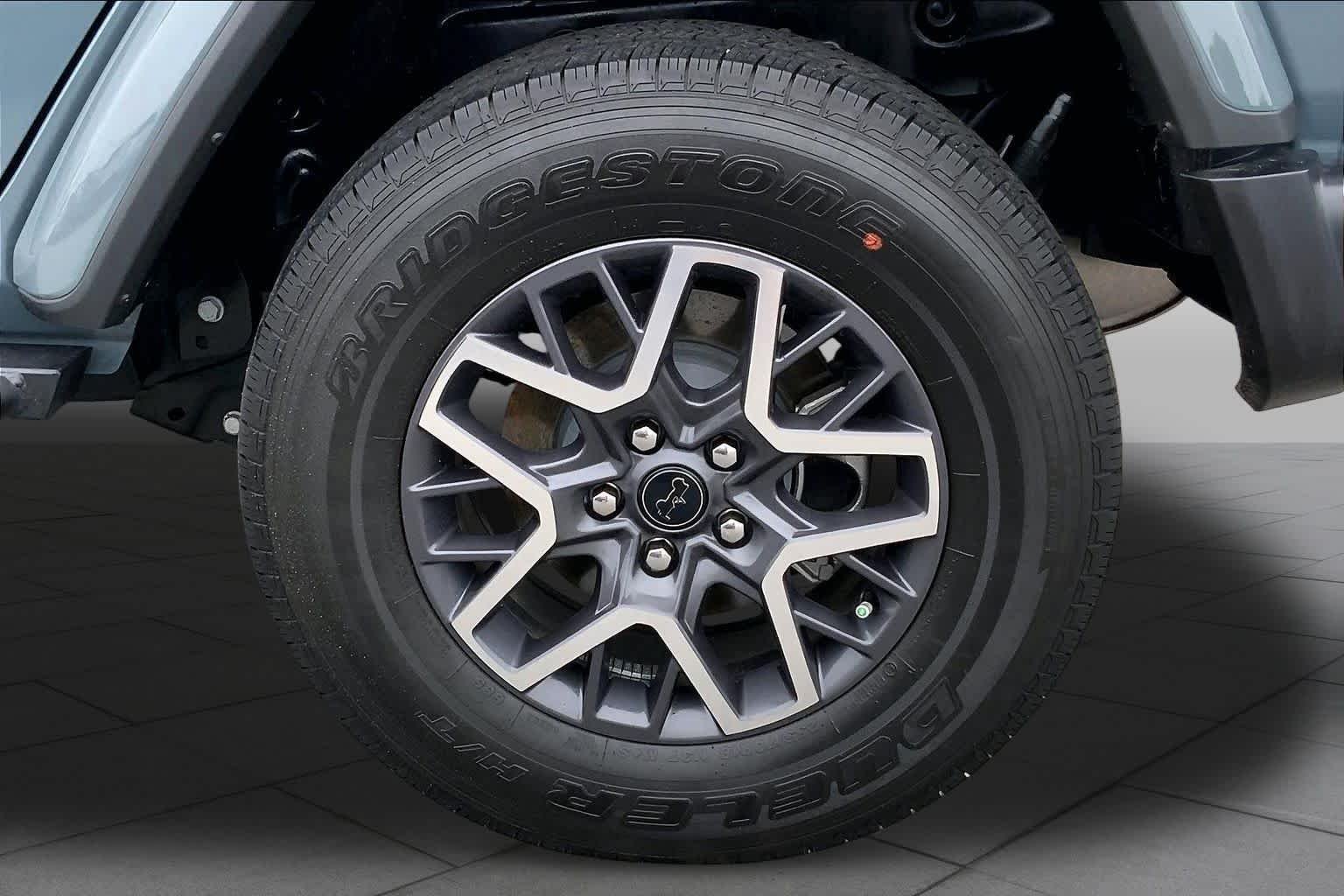 Used 2024 Anvil Clear Coat Jeep Sahara image 11